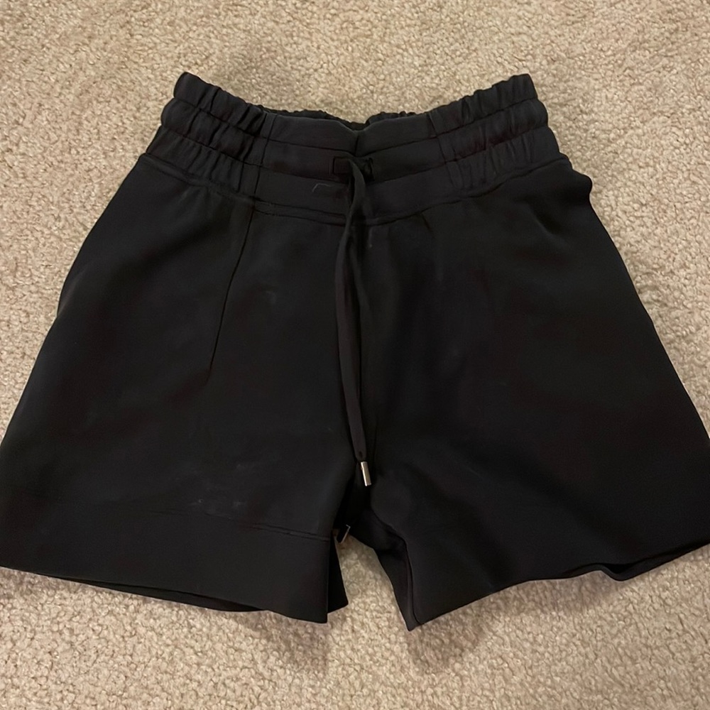 Lululemon softstream shorts size 2 black